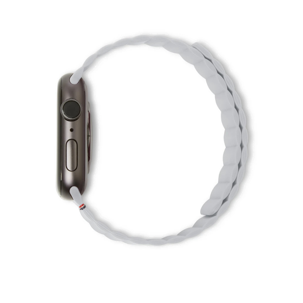  Ремешок Decoded Sillicone Magnetic Traction Strap для Apple Watch 6/SE/5/4 (44mm) силиликон серый
